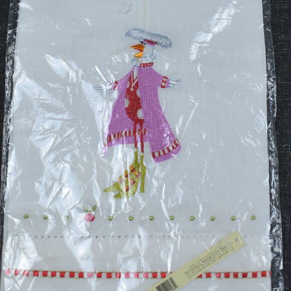 Patience Brewster 12 days calling bird in heels Christmas embroidered tea towel - Picture 2 of 6